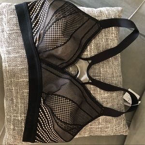 🏷 NWT LuluLemon racerback bra